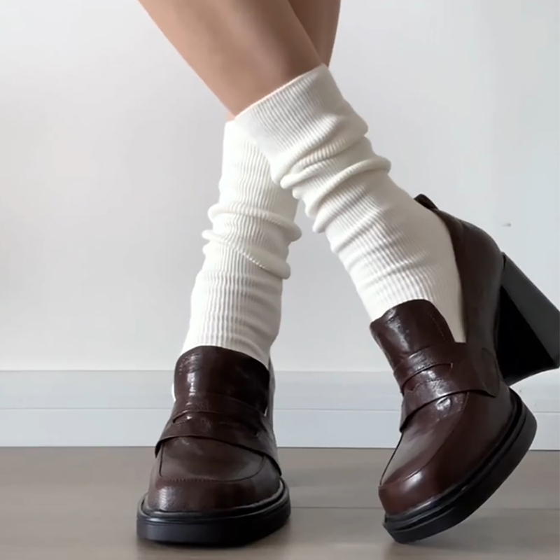 Estilo universitário feminino  - Vintage Fashion Aesthetic avaliação e preço