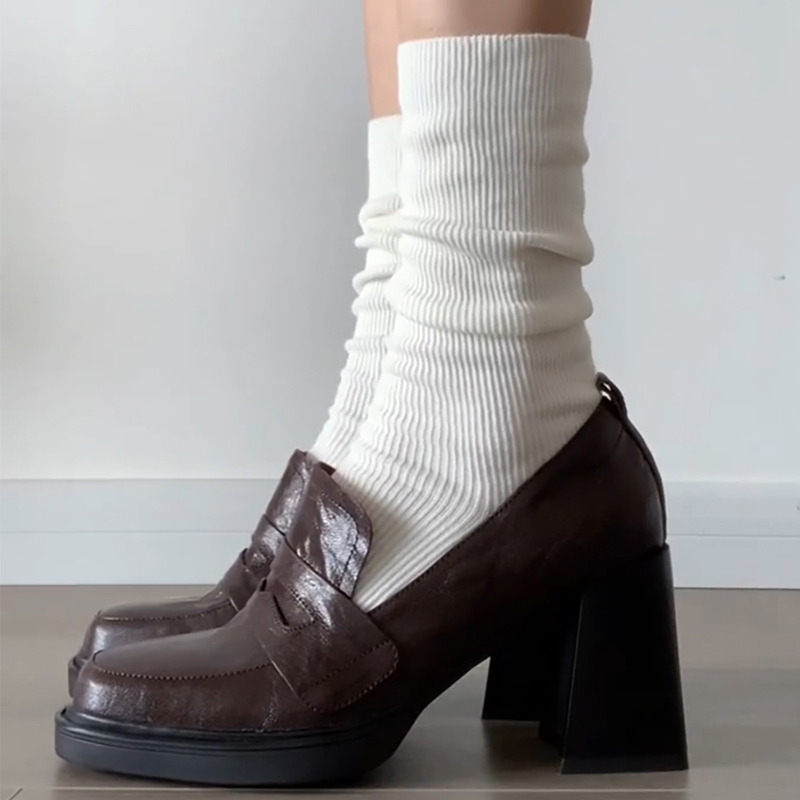 Estilo universitário feminino  - Vintage Fashion Aesthetic avaliação e preço